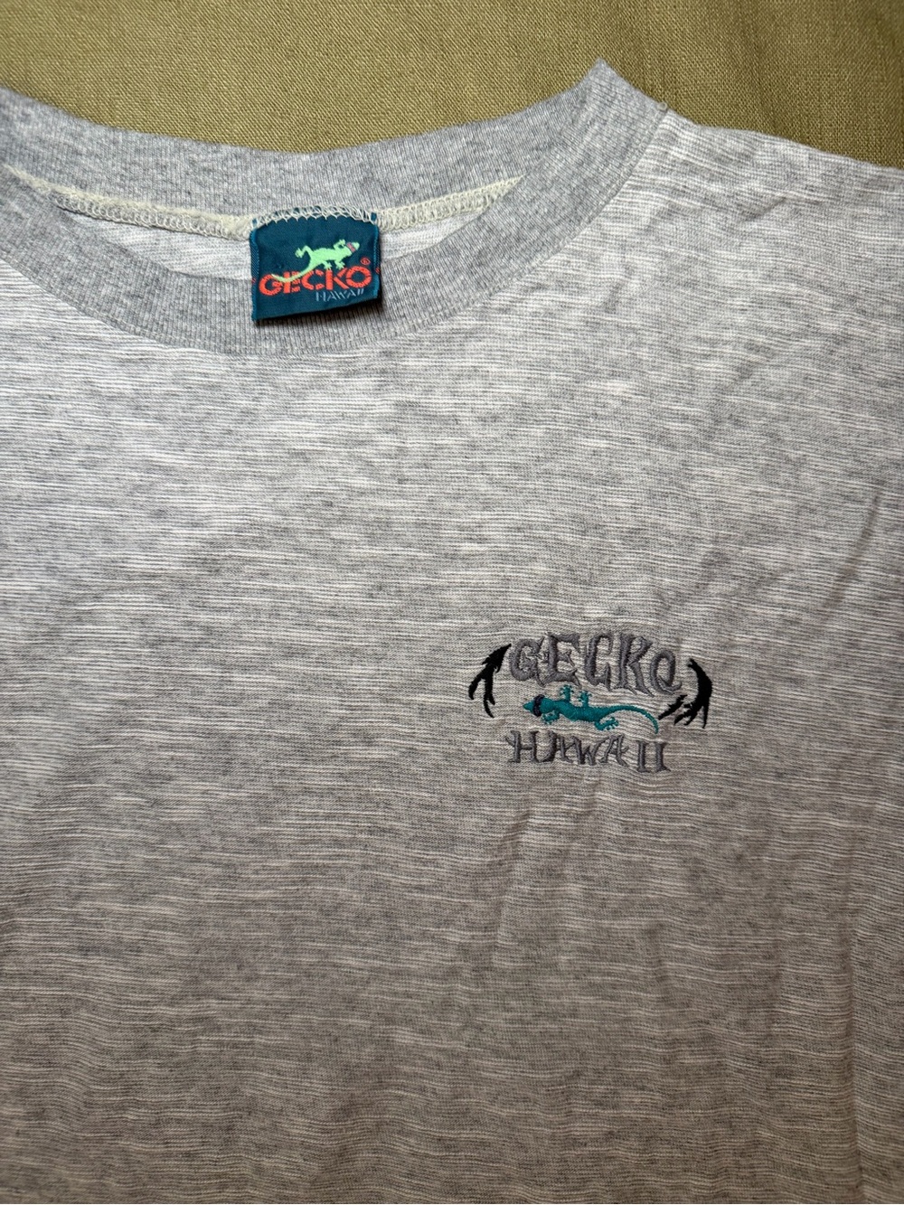 Gecko Hawaii Gray Tee with Teal Logo